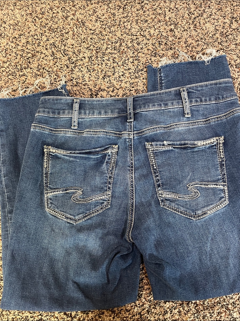 Silver Jeans Britt Capri Straight-Leg Cut Off Ankle Blue Jeans Size 32 | EUC - Picture 4 of 8